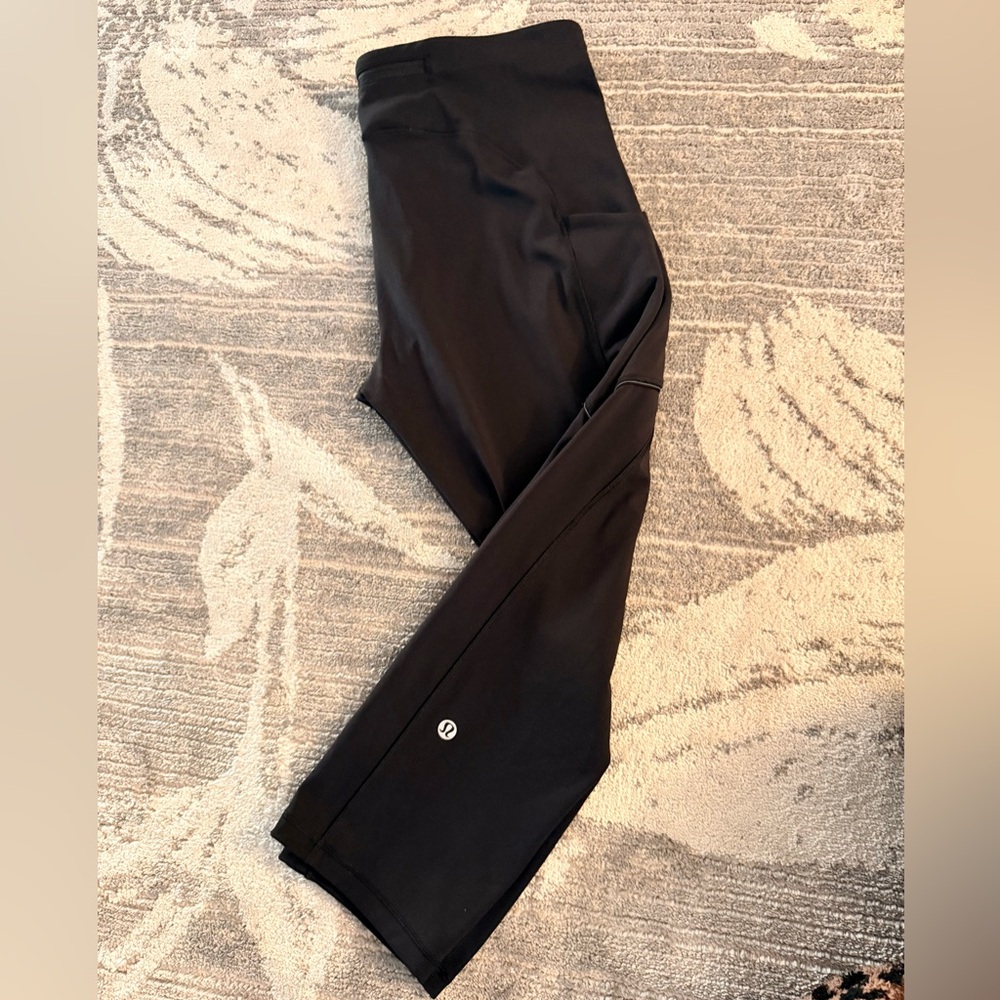 Lululemon Speed Up Crop *21" black size 10
